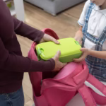 Екстрений рюкзак для школяра: що покласти дитині в наплічник